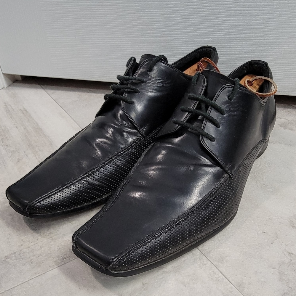 Kenneth Cole Reaction Black Oxfords
